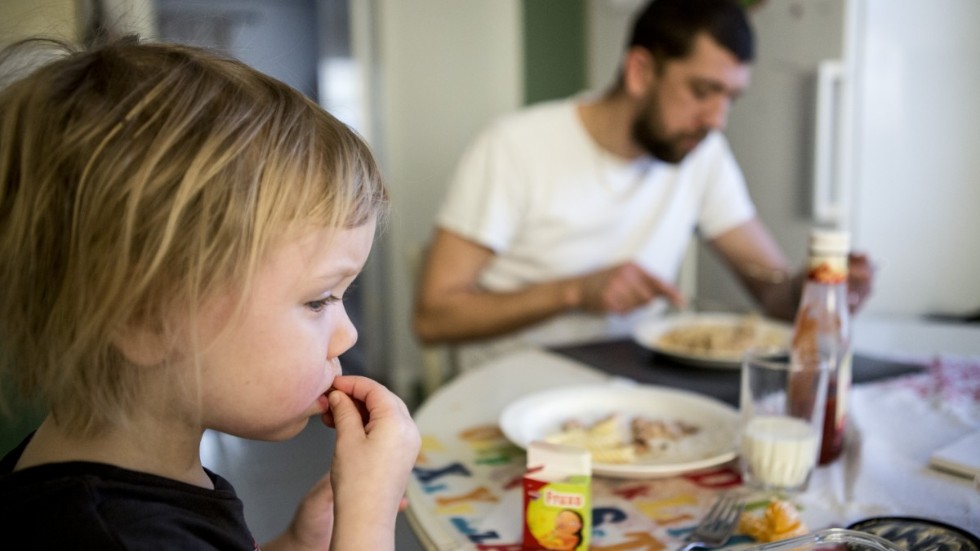 Hemma – det är smittan sprids. Om du inte ser upp, vill säga. Håll dig i din egen bubbla, och undvik nya kontakter, manar Folkhälsomyndigheten. Arkivbild.