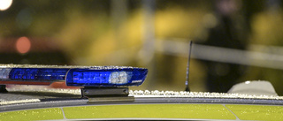 Polisen genomsökte bil – fann yxa och knivar