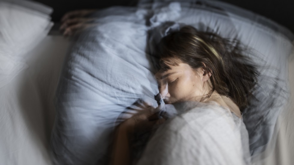 Många kvinnor upplever sig ha svårt att sova under klimaktieriet. 
