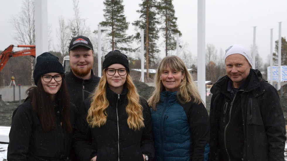 Det är familjen Westerlund som ligger bakom mycket av det som sker i byn. Från vänster Ida-Maria, Jesper, Frida, Anne Kirsti och Thomas. Samtliga med samma efternamn. 