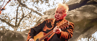 John Prine livshotande sjuk