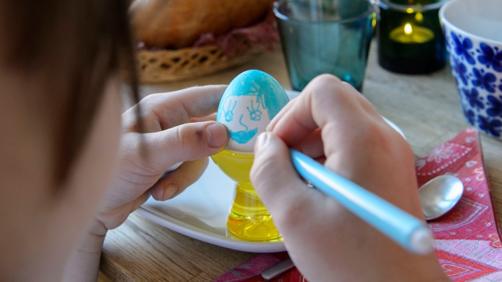 "Ska du måla några ägg i år? Tänk då på hur äggen är framställda. Väljer du KRAV-märkta ägg har hönorna mer utrymme både inne och ute, än hönor i konventionell produktion", skriver debattören.