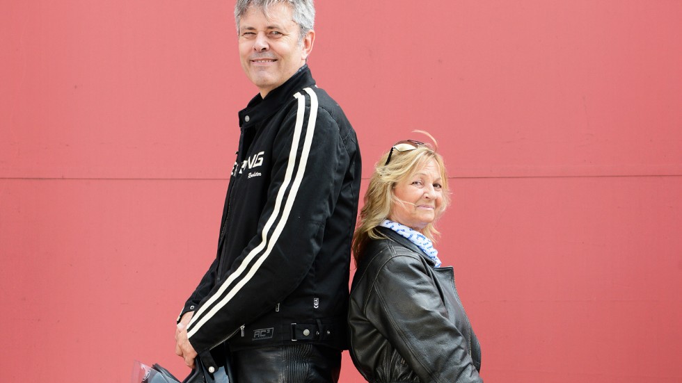 Snacka om skillnad. Stefan Edetoft och Marie Göransson är 193 respektive 157 centimeter långa. De får helt olika problem när de provar olika hojar.