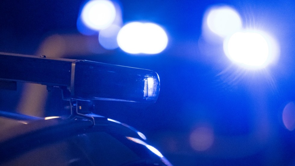 Polisen jagar misstänkta efter en skottlossning i södra Stockholm.