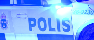 Väktare envarsgrep man i 30-årsåldern vid Piteå sjukhus • Mannen är anhållen misstänkt för skadegörelse