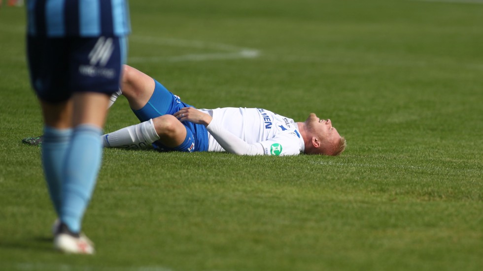 Smällen på muskeln som Kalle Holmberg drog på sig i U21-matchen mot Djurgården kommer hålla anfallaren borta i minst fyra veckor.