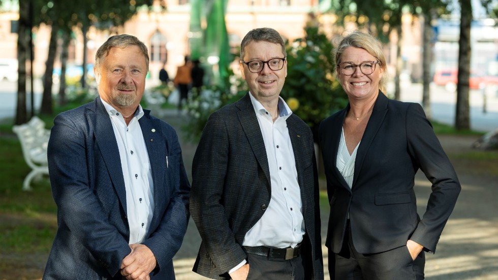 Torgny Hardselius, ordförande Norra, Pär Lärkeryd, vd Norra, och Maria Broman vice ordförande Norra gläds över det starka resultatet tillsammans med föreningens 17 000 medlemmar. 