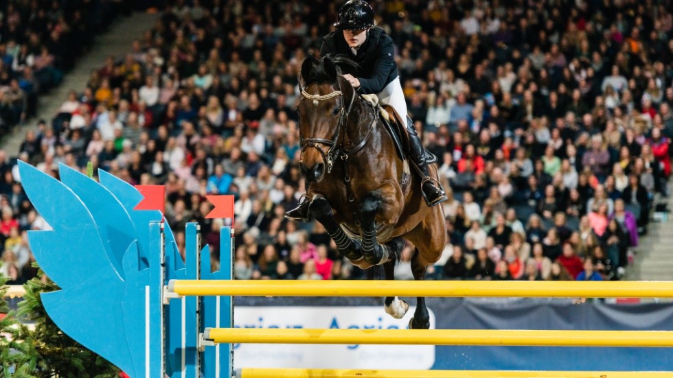 Fanny Blanck och Luxor kom trea i klassen young riders i Sweden International Horse Show.