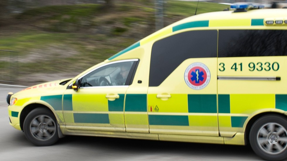 En kvinna i 75-årsåldern fördes med ambulans till sjukhus efter att ha blivit påkörd av en bilist i Nyköping på torsdagsmorgonen.