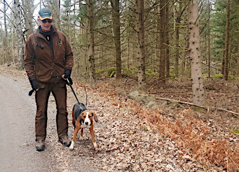 Harakrökens Athena, blev dagens bästa poängplockare. Här tillsammans med husse, Per-Gunnar Solberg, Tälleryd.