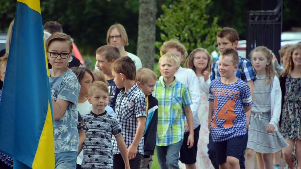 Skolavslutningarna blir annorlunda i år då bara mindre grupper tillåts. Bilden är tagen vid ett tidigare år i Vimmerby.