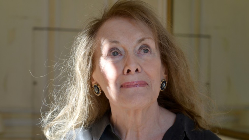 Annie Ernaux (född 1940) är en av de stora samtida franska författarna. Med självbiografin "Åren" (som gavs ut på franska redan 2008)  har hon på senare år återigen fått internationell uppmärksamhet.