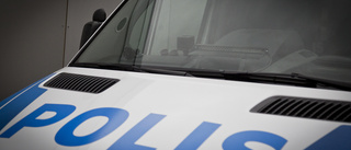 Bil slogs sönder i Visby - polisen vill få in tips