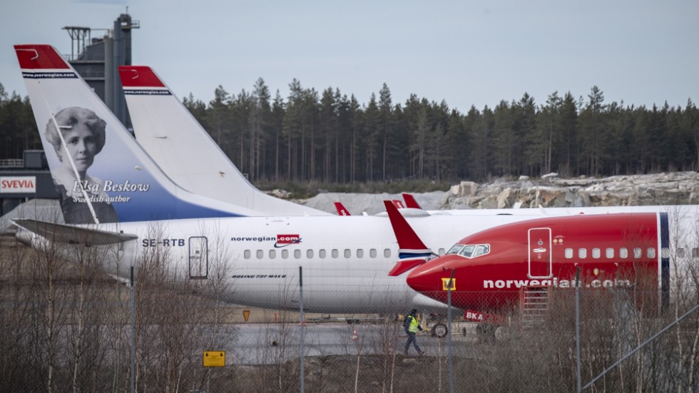 Flygbranschen är hårt drabbad av coronakrisen. Norska Norwegian har lagt fram en krisplan som får aktien att störtdyka på Oslobörsen. Arkivbild.