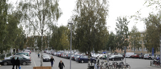 Förlorar intäkter på parkeringar - kommunen planerar för höjda taxor