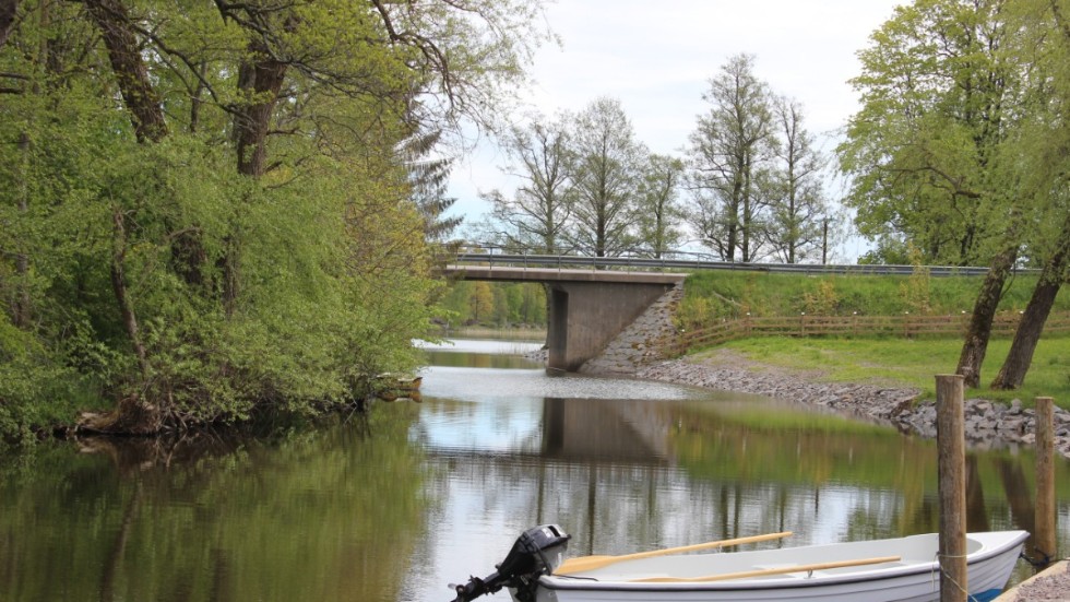 Skedevid kanal går mellan sjöarna Ämmern och Åsunden och nu har den förhoppningsvis vara en bidragande del i att få fler att turista i Kinda.