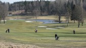 Då sammandrabbar politikerna – på golfbanan: "Anpassat reglerna efter stressade politiker"