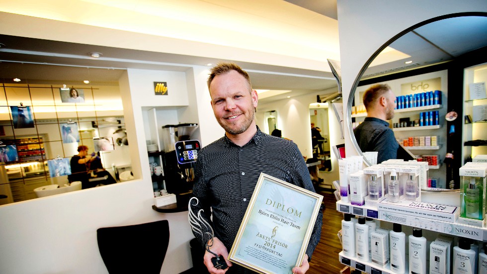 Mattias Ehlin på Björn Ehlin hair team vann priset som Årets frisörföretag 2014. Nu har de chansen igen.