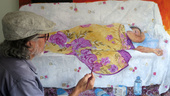 Västerviksprofil målade sin sjuka mamma – hyllas av konstjury
