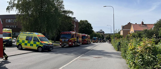 Flera skadade i brand på servicehus i Mjölby