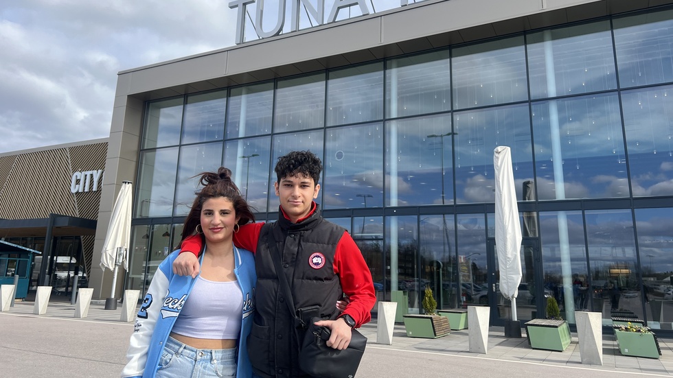 Ritta Zako, 18, och Charbel Zako, 17, har genom intervjuer med barn gjort Tuna Park viralt på Tiktok. Deras videos på köpcentrumet har setts miljontals gånger.