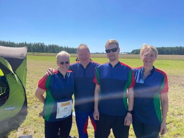 Ute, Tom och Sascha Boeck bredvid familjevännen Kristen Käding.