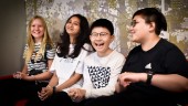Första skoldagen i Sverige: ”Vi behöver inga skoluniformer här” • Nya eleverna: ”I Kina blev man slagen med linjal – här har vi det bättre”