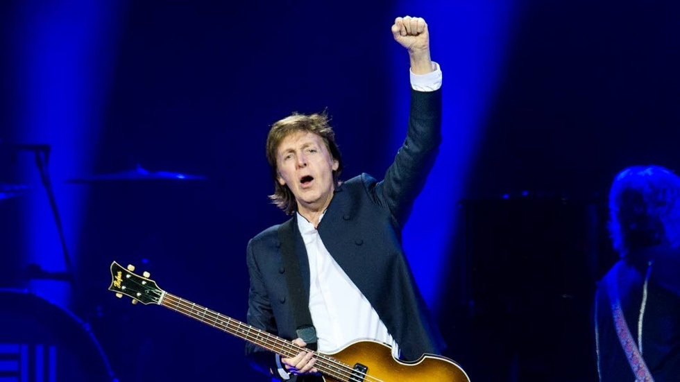 Imponerande. Paul McCartney håller igång i tre timmar. Att han är 72 år, märks inte.