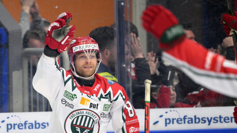 Frölundas Ryan Lasch jublar efter sitt vinstmål borta mot Växjö.