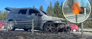Bil började brinna på E20 – stora lågor slog upp