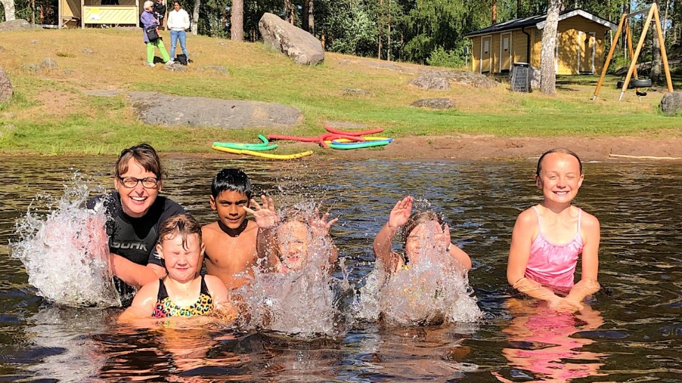 På fredagen avslutade Hagadal en två veckor lång simskola vid Hesjön. För första gången på många år har Ann Granqvist haft en grupp för nybörjare. Barnen på bilden har dock gått i fortsättningsgruppen. 