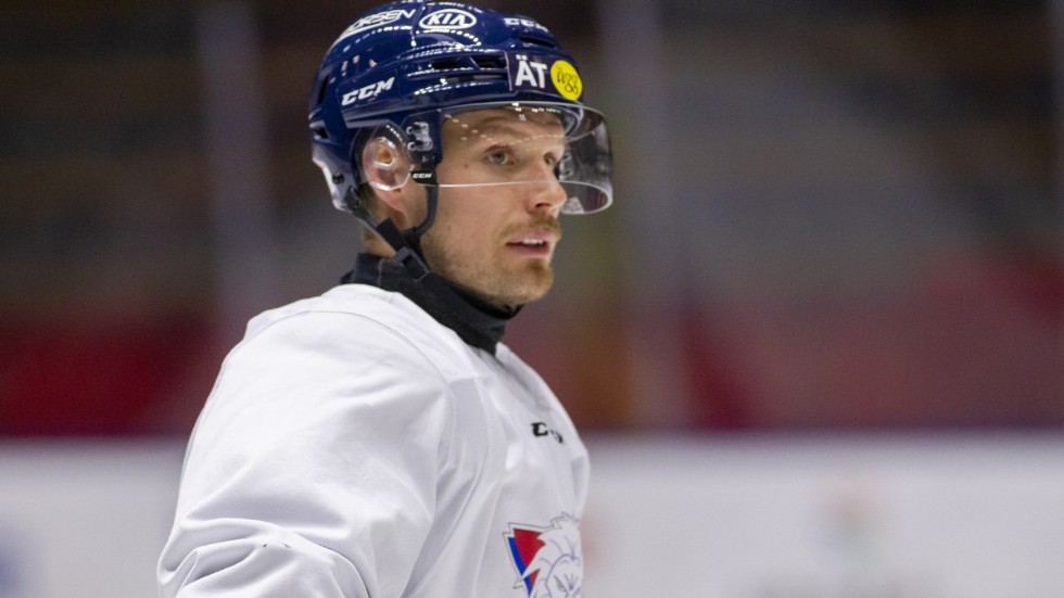 Det var ett tufft uppbrott från Färjestad säsongen 2018/2019 för Alexander Johansson. Nu har han hittat tillbaka till glädjen med Halmstad Hammers i Hockeyettan. 