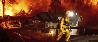 Enorma okontrollerade bränder i Kalifornien