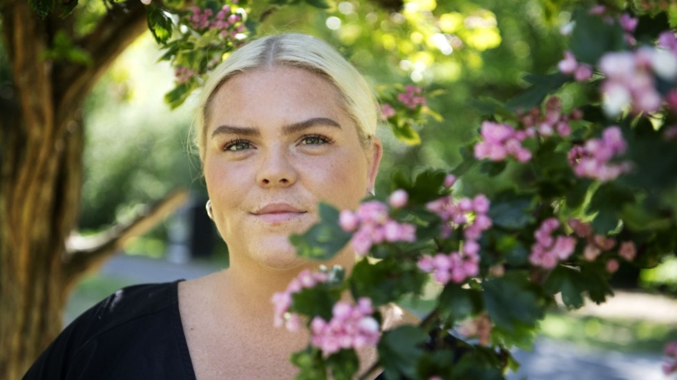 Johanna Nordström säger att det är viktigt för henne att inte visa upp en finpolerad sida på sociala medier. "Sedan har jag inte så mycket finpolerat att visa upp. Jag har inte en fyra på Östermalm med 'walk in closet' där jag kan visa upp mina märkeskläder. Jag tror jag har visat upp en rättvis sida av mig själv, inte utseende- och pengahets utan en vanlig person som håller på med humor", säger hon.