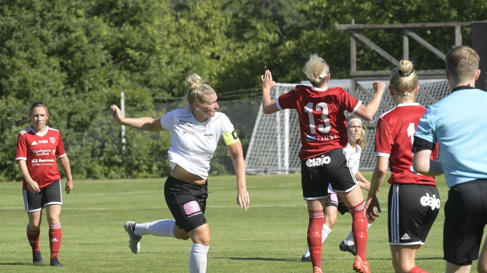 Maria Aronsson gjorde två mål för Kenty. 