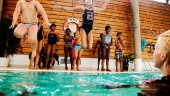När ska kommunen ta ansvar för barnens simkunskap?
