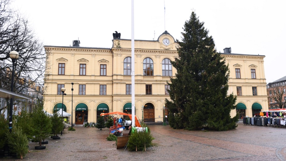 En man i 40-årsåldern döms av Värmlands tingsrätt till två och ett halvt års fängelse för bland annat olaga hot och ofredande. Arkivbild.