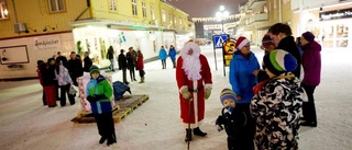 Lilla julafton med tomte och klappar