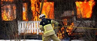 Brandmän protesterar mot sänkt ersättning