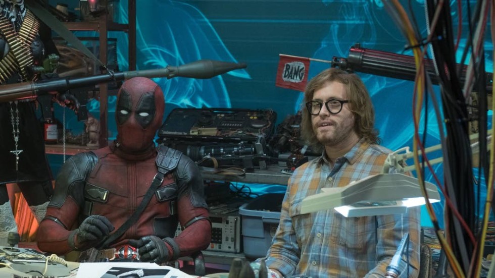 Deadpool (Ryan Reynolds) och kompisen Weasel (T J Miller) försöker sätta ihop ett superhjältegäng för att frita en mutantpojke i ”Deadpool 2”.