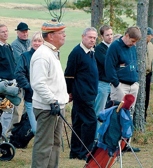 Iförd äkta golfkeps premiärspelade Lennart Poignant på den nya banan i Björndal.