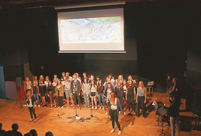Liveuppträdandet där ungdomarna visade upp sina musikaliska talanger. Foto: Theodor Nordenskjöld