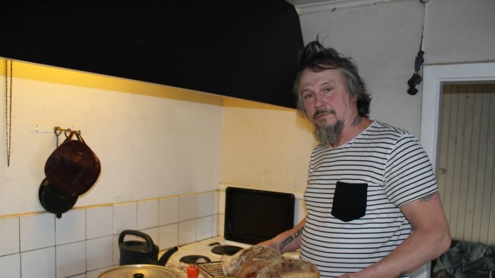 Wolldurf Skallbom bakar sitt eget bröd