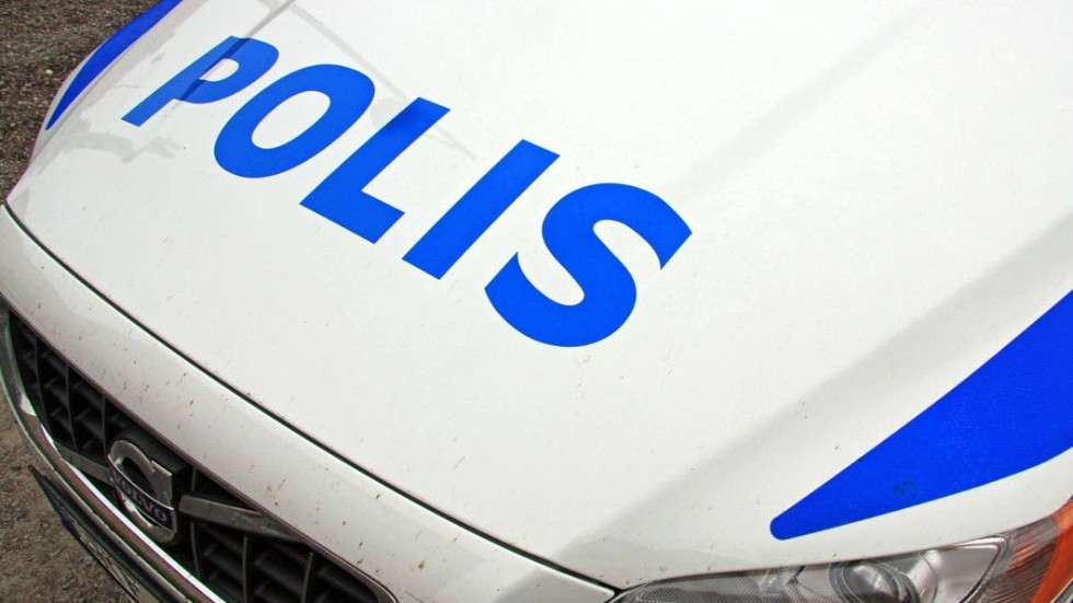 En 28-årig man har åtalats för fyra butiksstölder i Linköping och Norrköping.