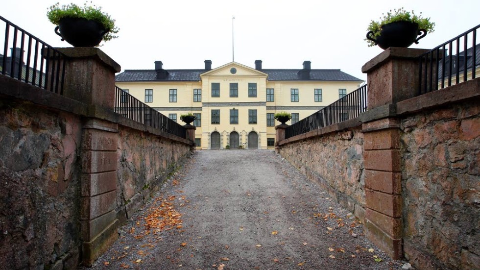 Spökslott. Här på Löfstad slott, sydväst om Norrköping, arrangeras spökvandringar emellanåt.