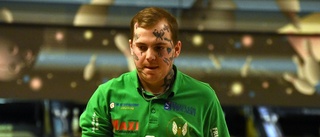 Glenn Andersson trivs för bra för att byta klubb – lät tatuera BK Flax-logotypen