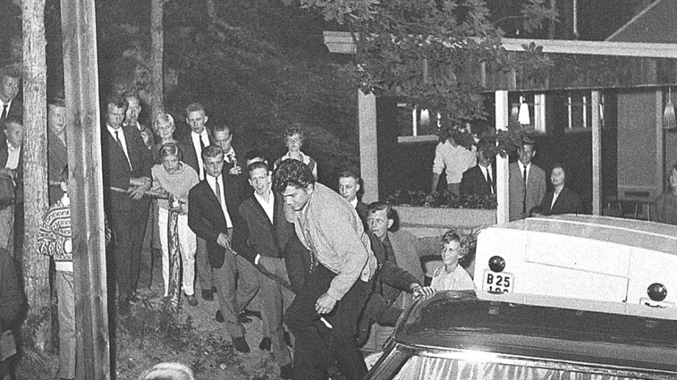Mike Landon anlände till Gamlebys Folkets park i en bårbil den 26 juli 1962.