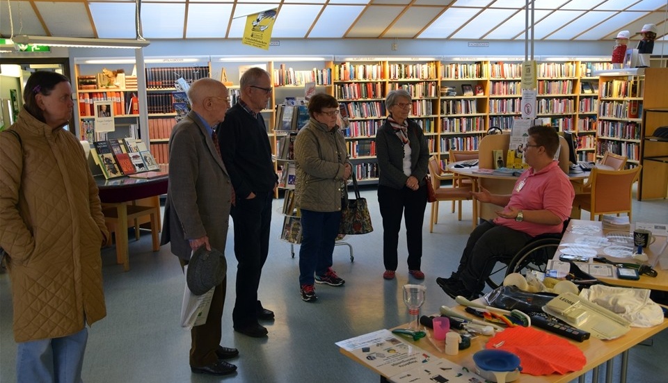 Många frågor och diskussioner fördes inom ämnet på Kisa bibliotek.