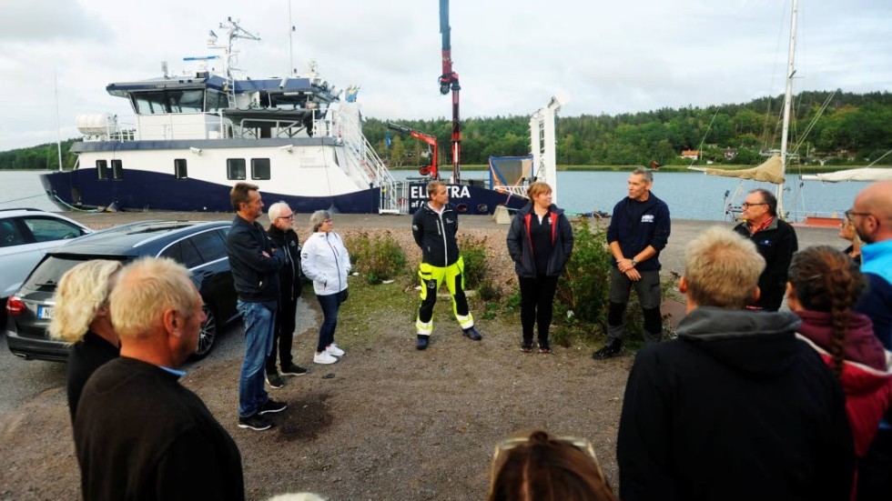På onsdagskvällen bjöd forskarna in speciellt inbjudna till en visning av forskningsfartyget. De berättade också om vad de gjort i Gamlebyviken.