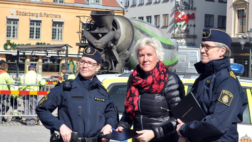 Sofia Hedberg, kommunpolis, Kristina Edlund, och Anna Lindqvist, lokalpolisområdeschef. Foto: Tommy Pettersson